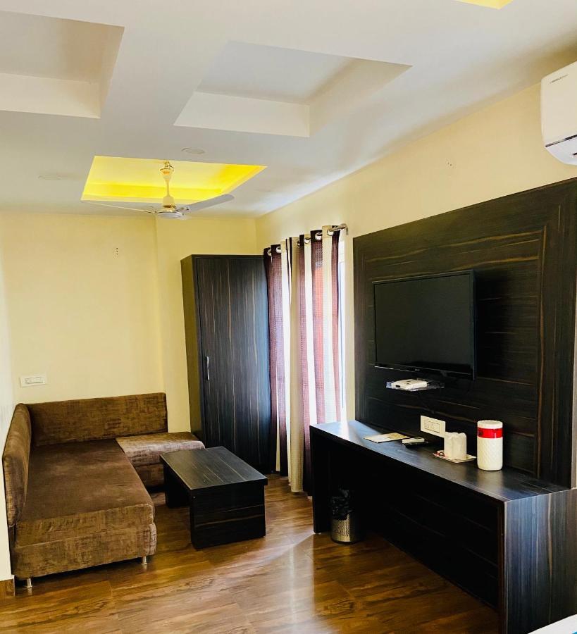 Hotel Kabir Residency อัมริตสา ภายนอก รูปภาพ