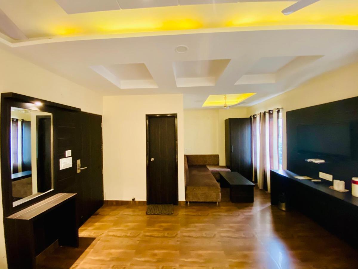 Hotel Kabir Residency อัมริตสา ภายนอก รูปภาพ