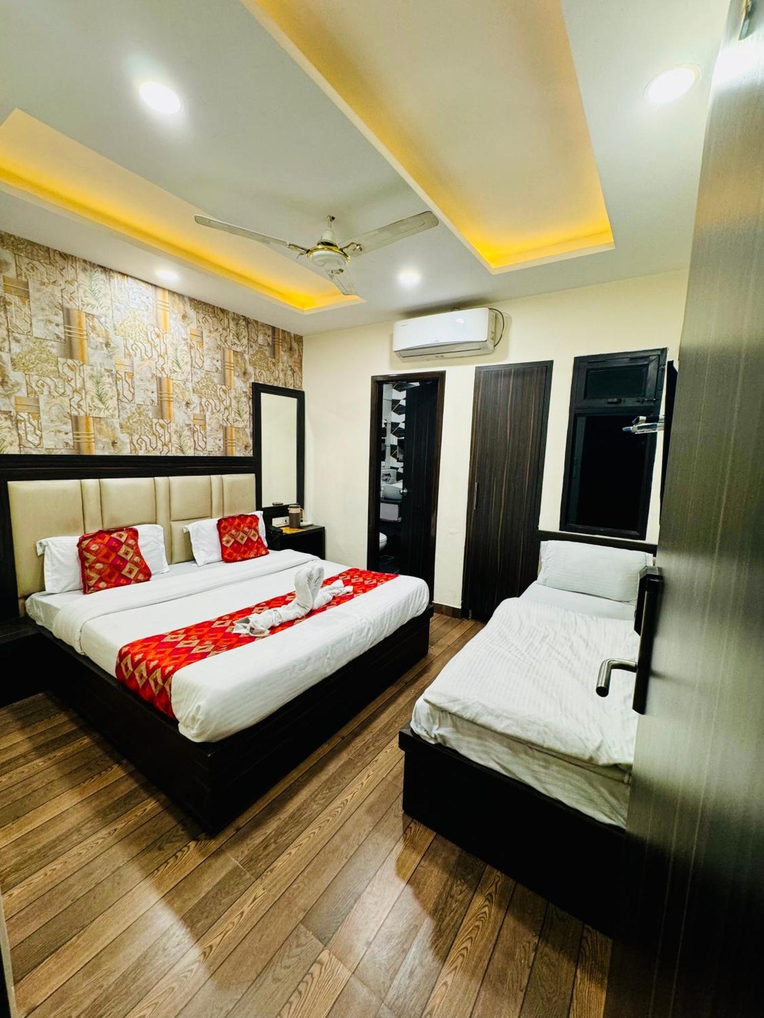 Hotel Kabir Residency อัมริตสา ภายนอก รูปภาพ