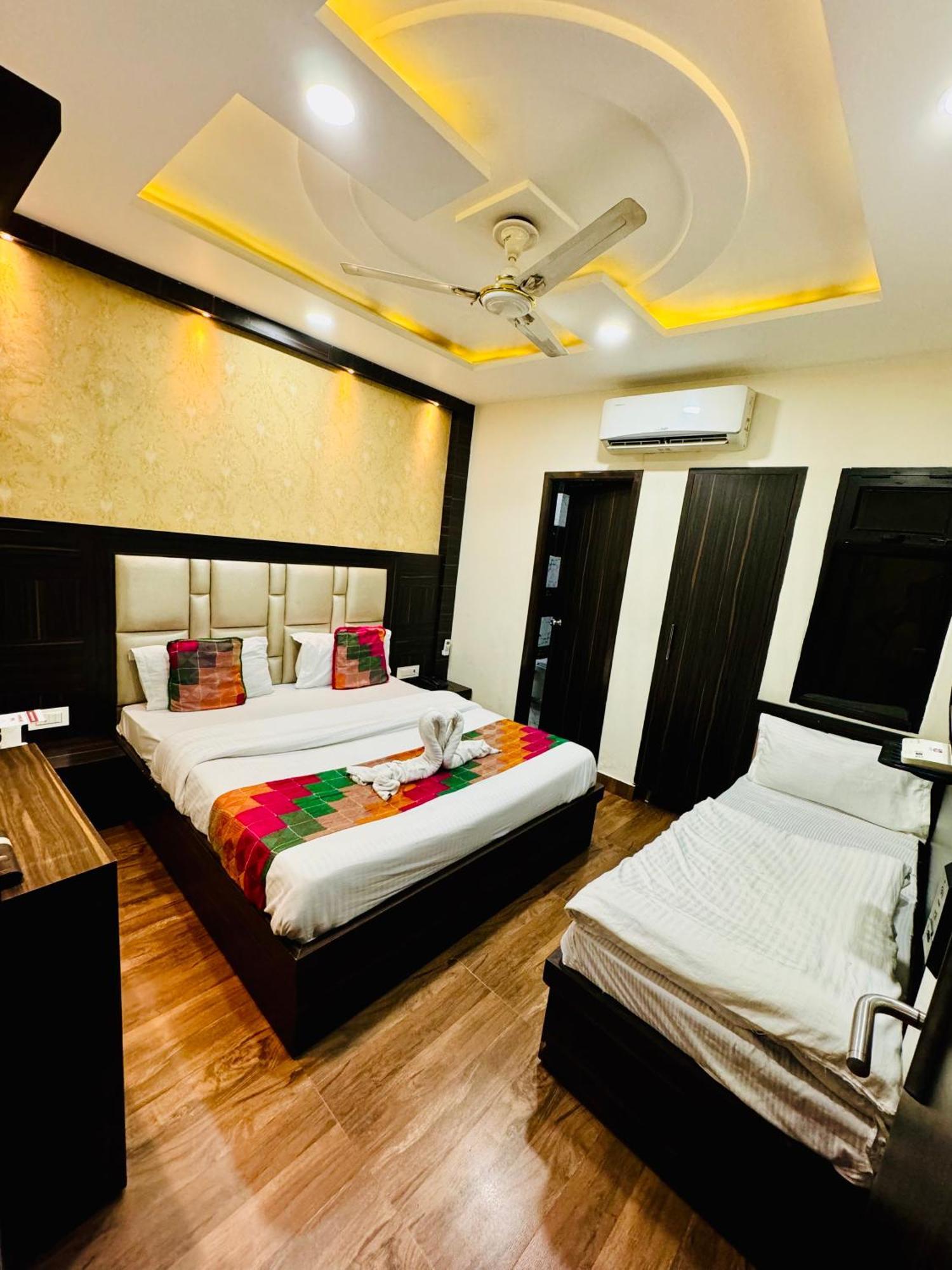 Hotel Kabir Residency อัมริตสา ภายนอก รูปภาพ